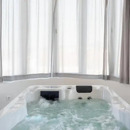 Hot Tub Sea View Apartment